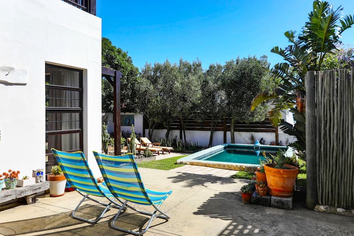 Amazing Llandudno Beach house gallery image 4