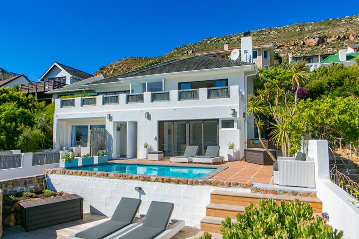 Solar Powered Cape Town Villa with fantastic views gallery image 2