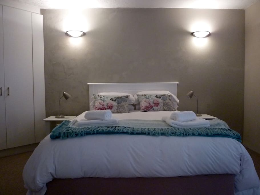 MAIN BEDROOM sleeps two :)