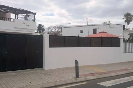 Top 20 puerto del carmen villa and bungalow rentals airbnb ... Rayos sol idées De