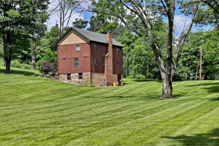 Cozy Cottage at Beech Hollow Farm