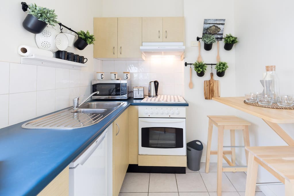 Small kitchen, provides all you need