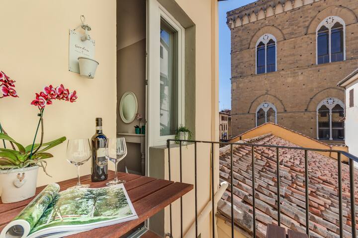 Orsanmichele Balcony; 2 Bedroom with views