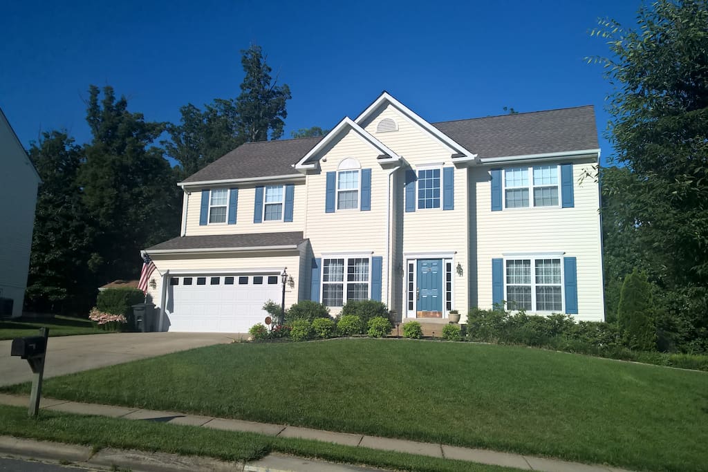 Front of the home located in private cul-de-sac