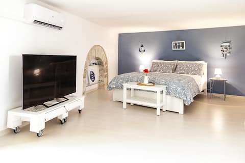 Courtyard terraces (House in the center of Bari)