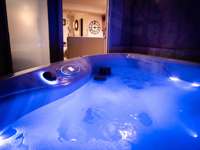 RiNo Party Palace: Game Room, Hot Tub & Theater gallery image 5