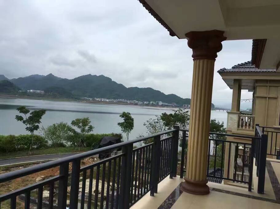 在二楼看千岛湖风景