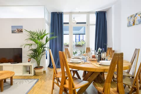 Popular Airbnb listing: Sans Souci Quality Apartments: San Sebastian in Sitges
