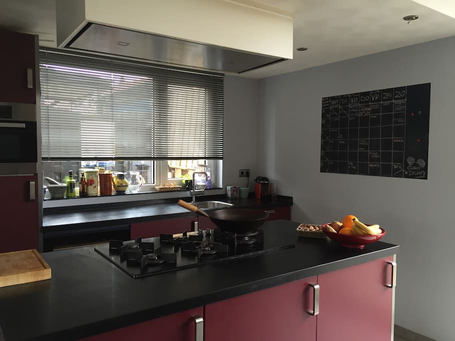 Kitchen cooking isle