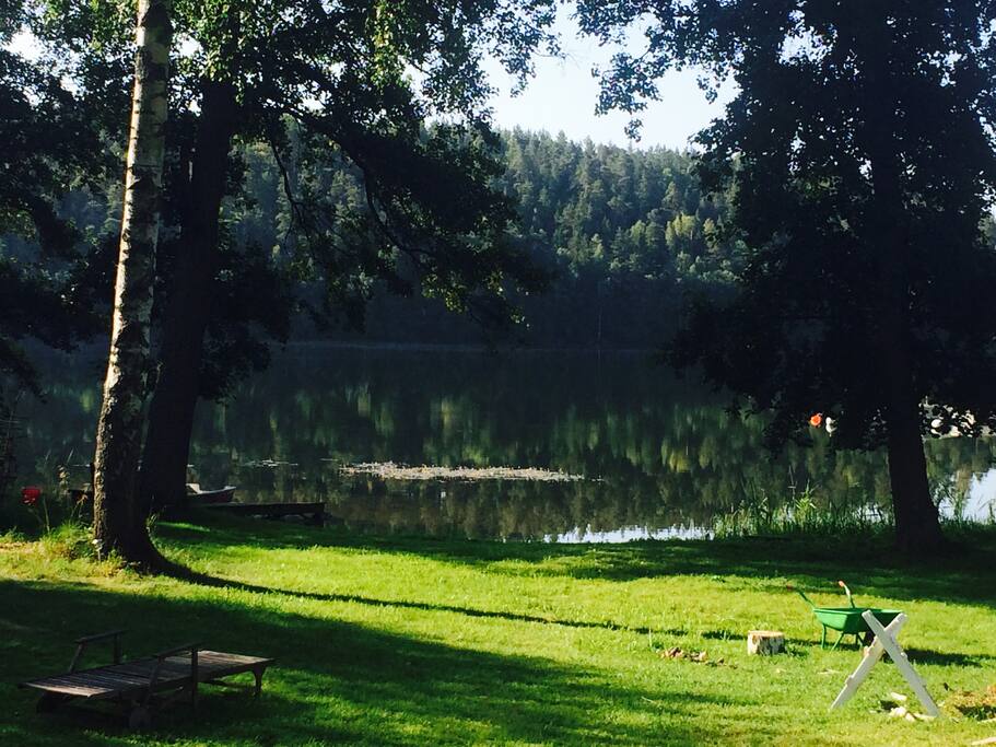 Trädgården vid sjön Uttran