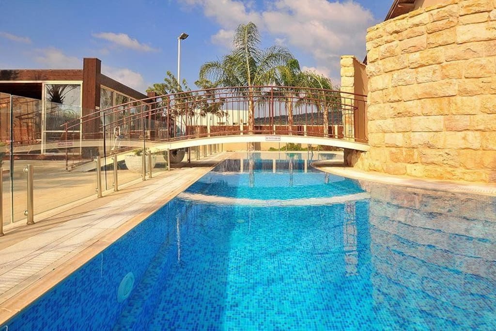Larg warm swimming pool