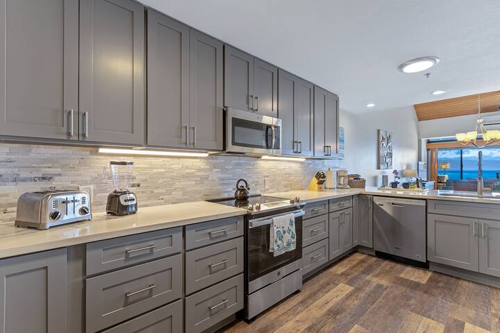 Penthouse on Sandy Swimmable Beach Incredible View gallery image 4