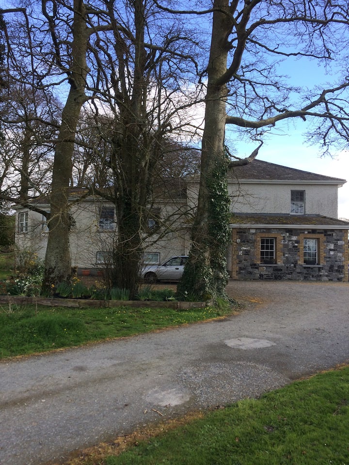 Islandbawn Country House.