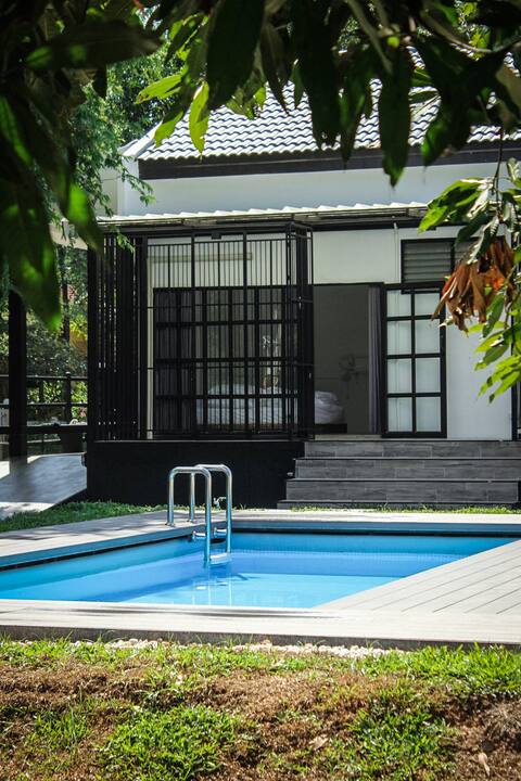 Private Pool House ,Local, rayong beach+Free wifi