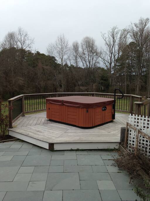 Hot tub