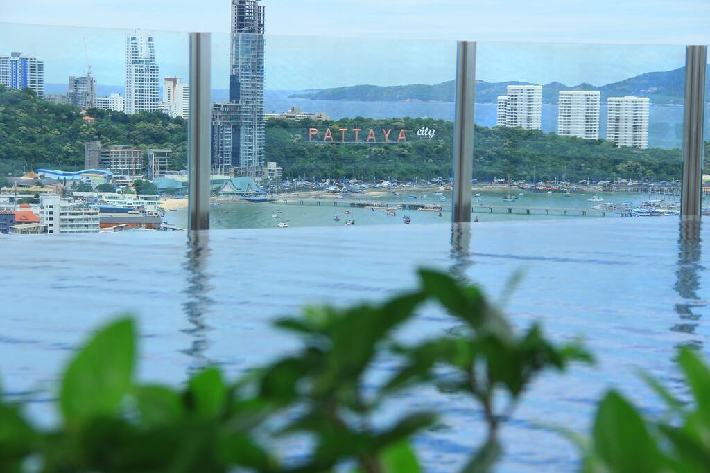 Bali Hai pier