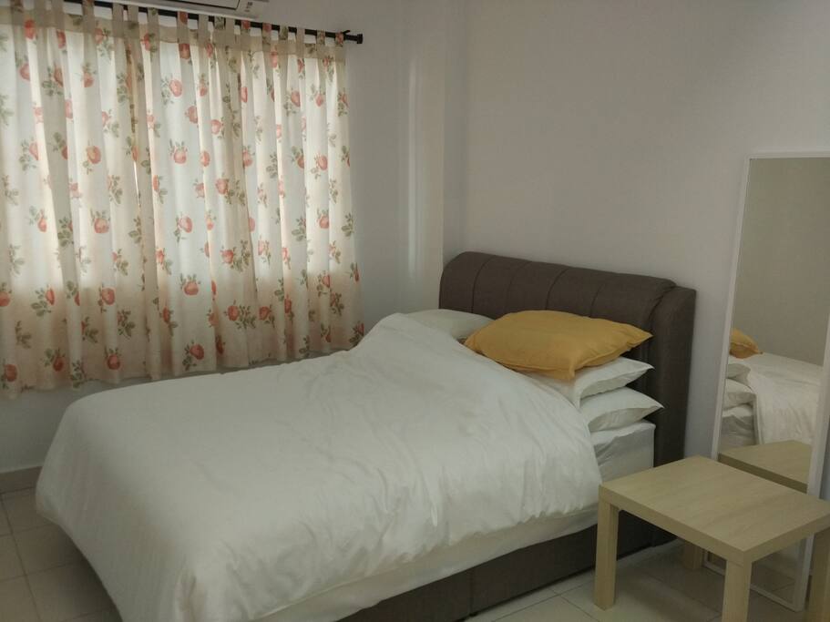Queen Bed Room with air conditional