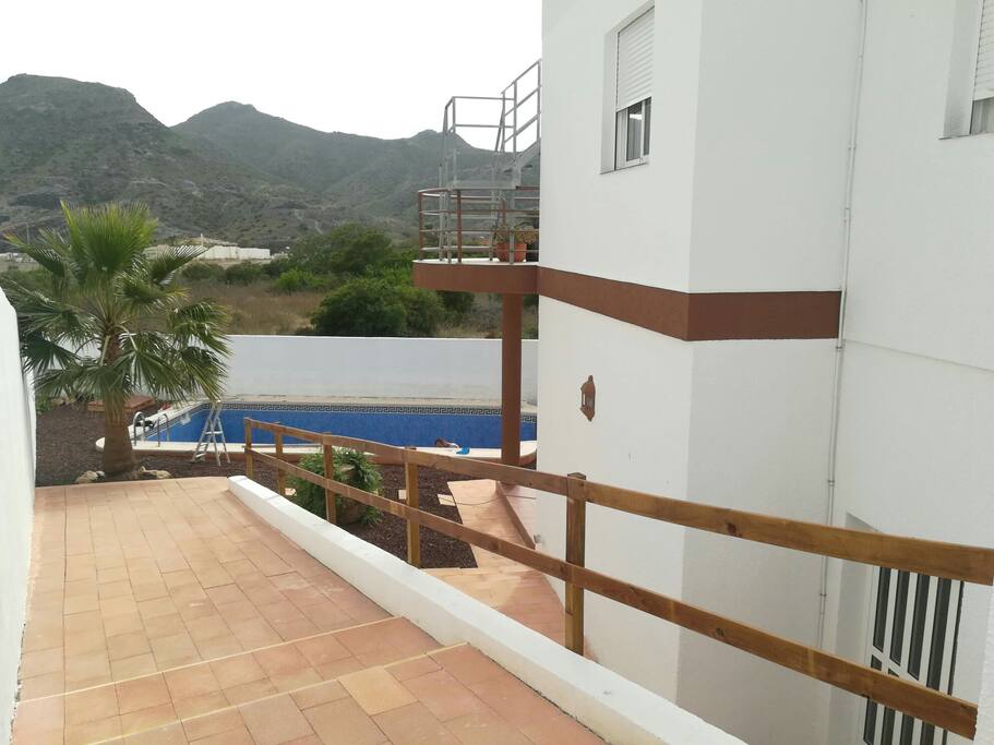 Bajada a la casa