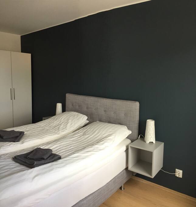 Queen size bed