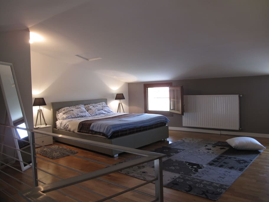 Upper Level Loft with King Bed