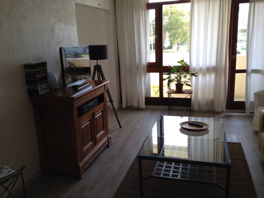 Le salon et son balcon
