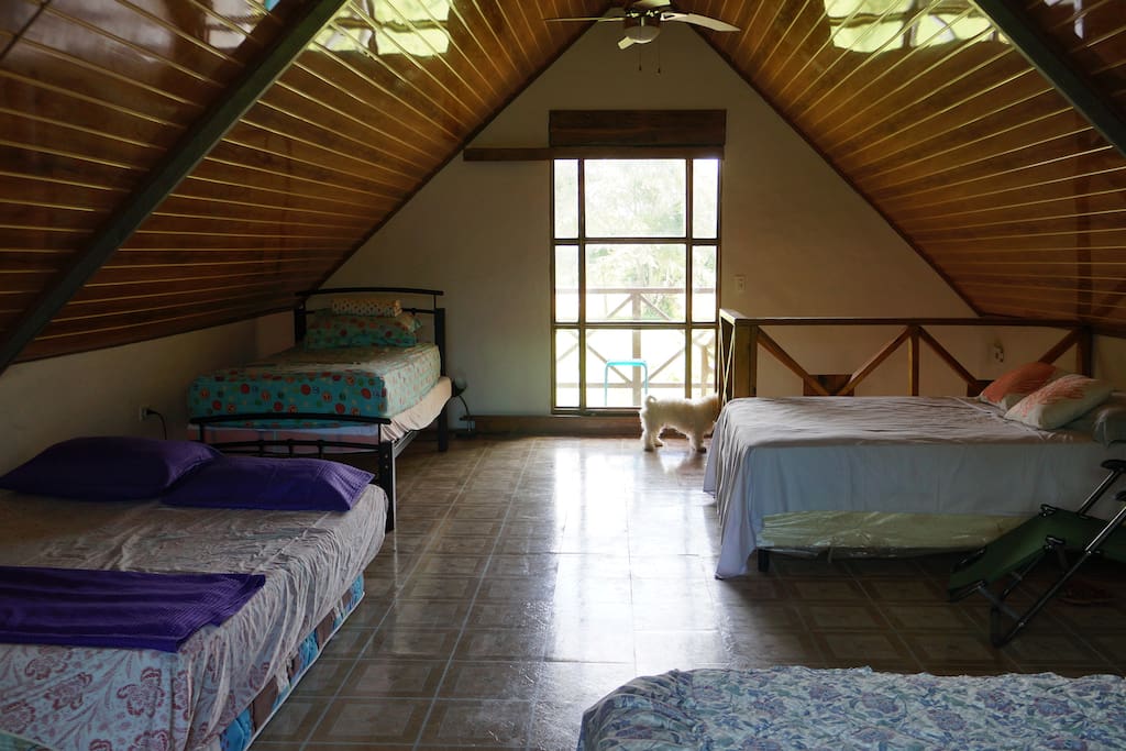 Dormitorio/Piso de Arriba