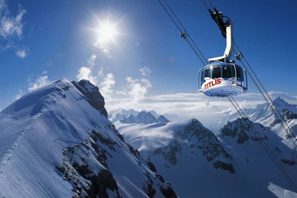 45 Minutes away from the famous Skiresort Engelberg-Titlis. Skiing, Hiking or just having Pizza over the Clouds. Perfect for a Daytrip.