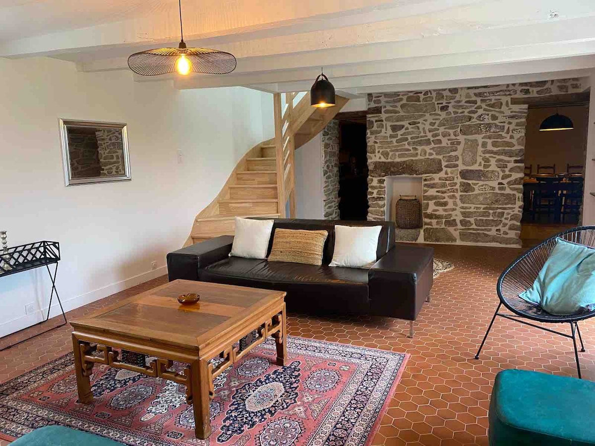 Popular Airbnb listing: Domaine de Keryouen Quiet between land and sea in Trégunc