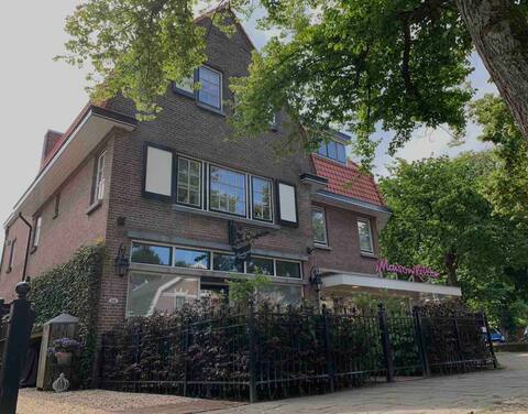 Characteristic Townhouse (2-6 pax)
