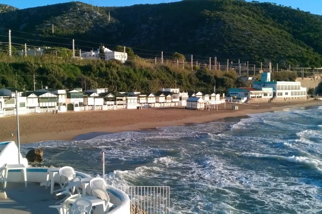 Playa a 250 m. Les Casetes de Garraf