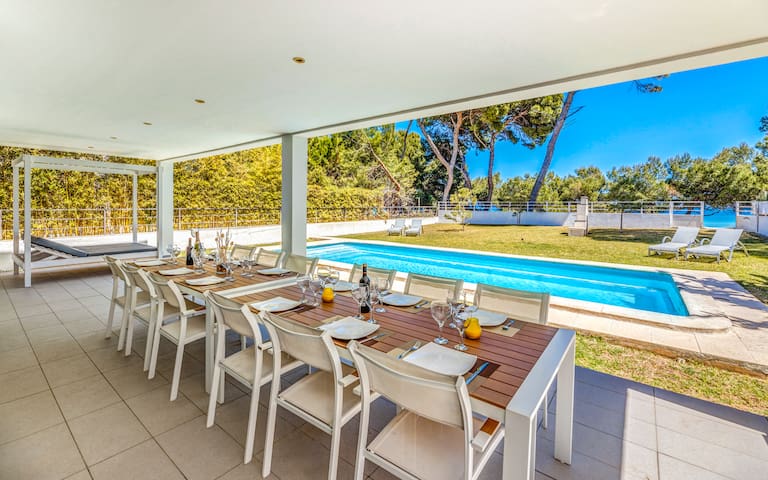 Villa en Primera línea de playa con piscina-12 Pax