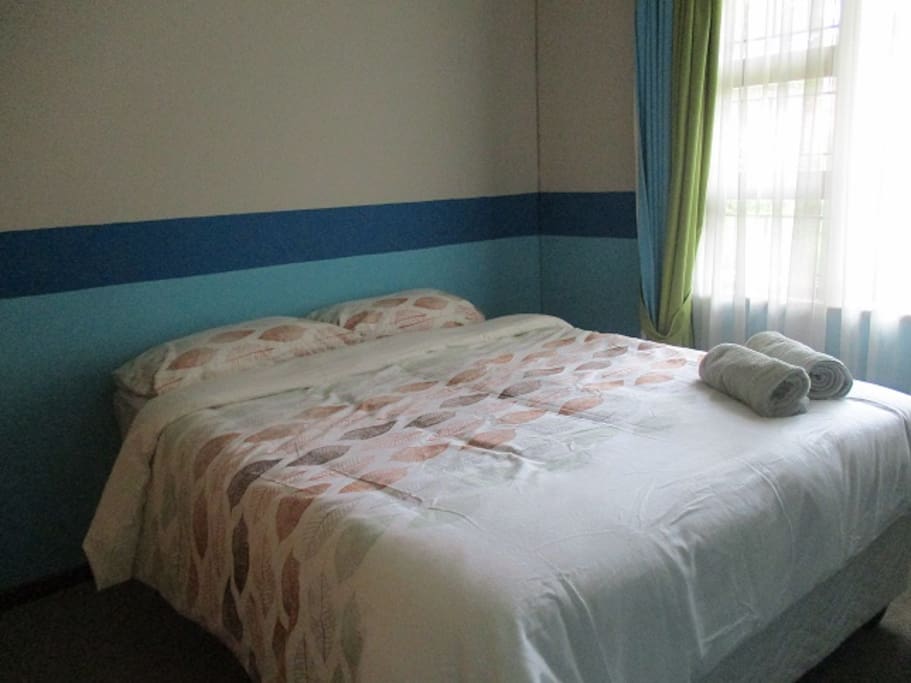 Double bed (bedroom 2)
