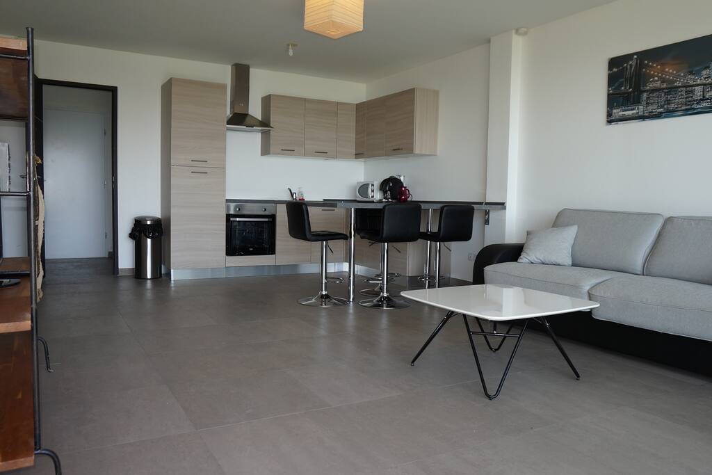 Cuisine entièrement équipé avec un sofa très confortable de 160X200