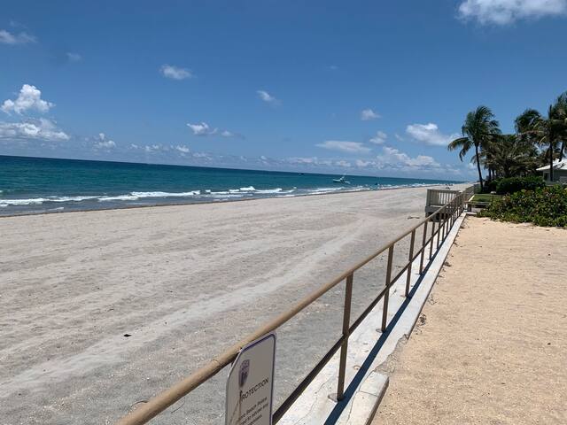 Sunny Ocean Front Villa (N) gallery image 5