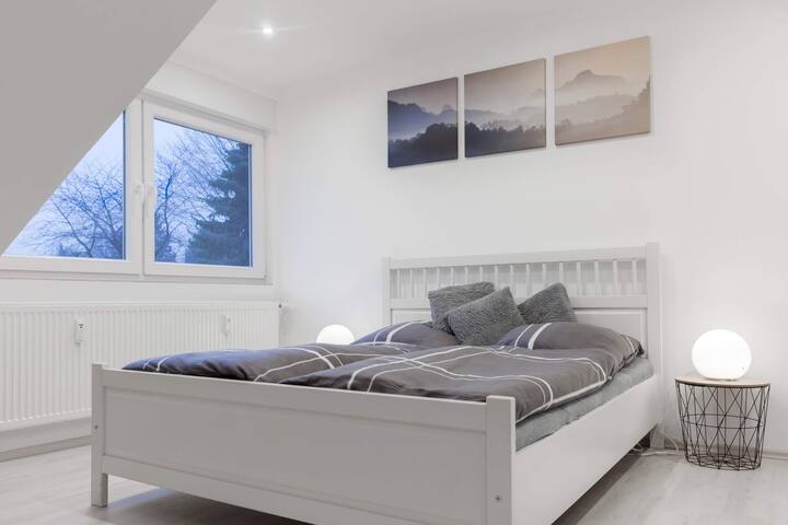 ❤️SZ1最多可容纳3人，您可以在这里放松身心，为您准备了舒适的毯子和❤️枕头，最多可供两人放松身心，为您准备了舒适的毯子和枕头