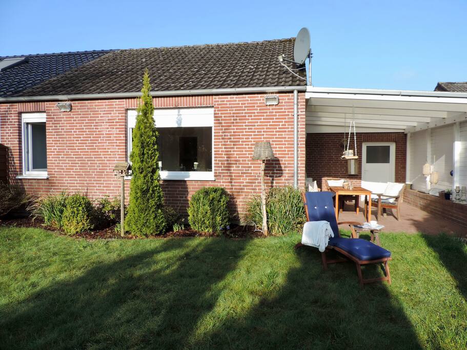 Garten mit Überdachter Terrasse