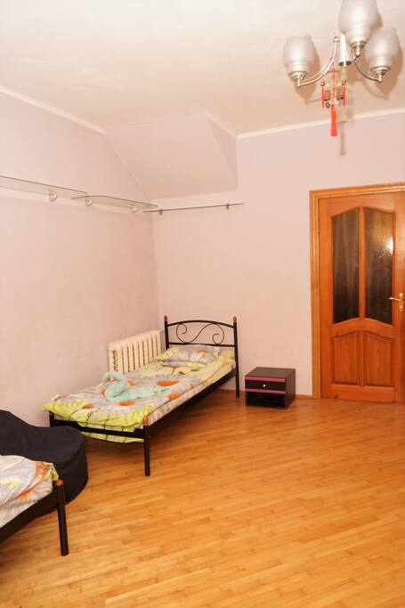 Room number 1 with twin beds