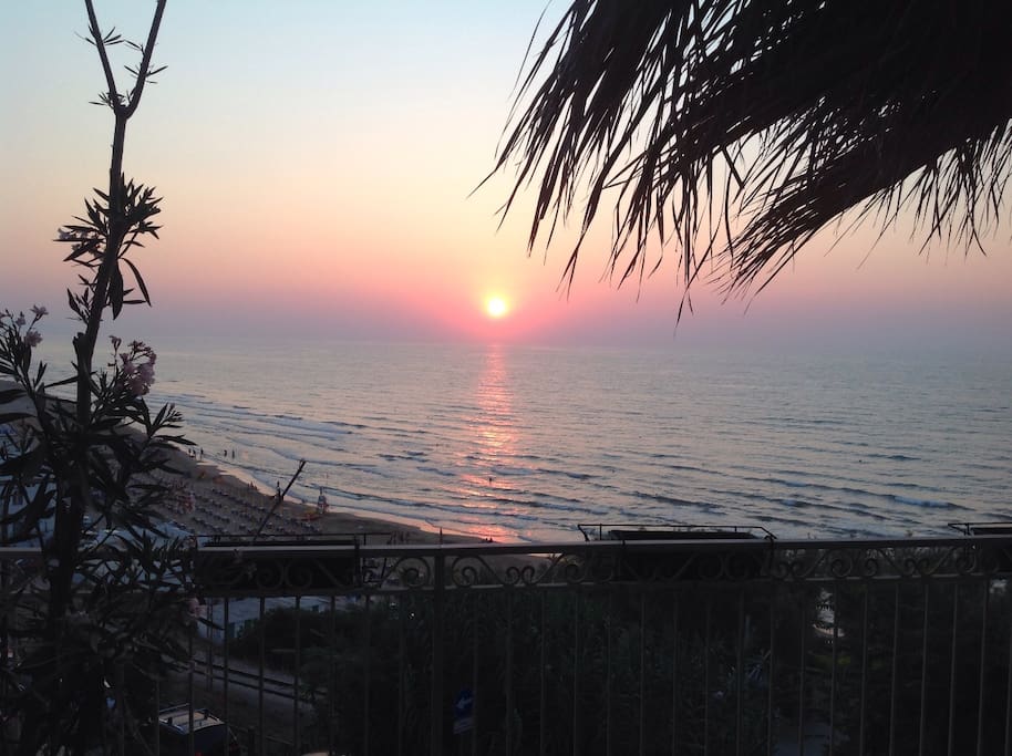 Un tramonto visto dal terrazzo