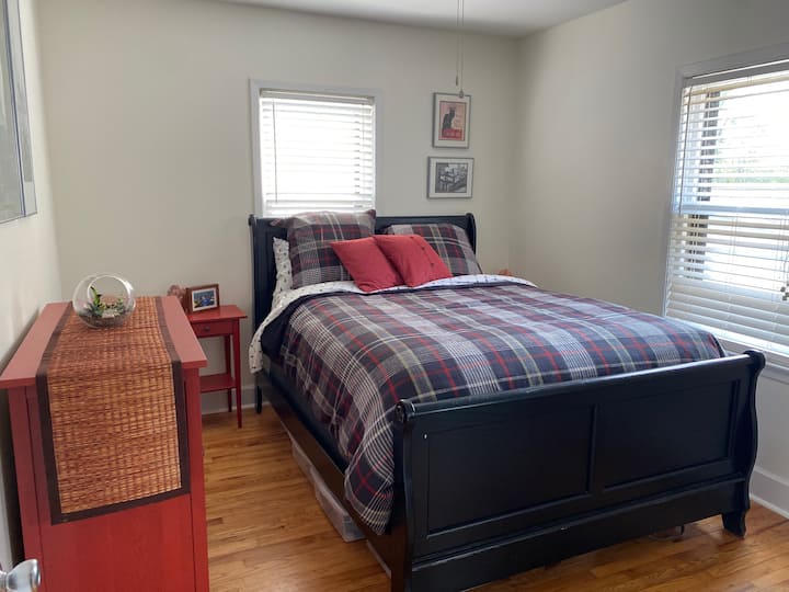 غرفة النوم الرئيسية