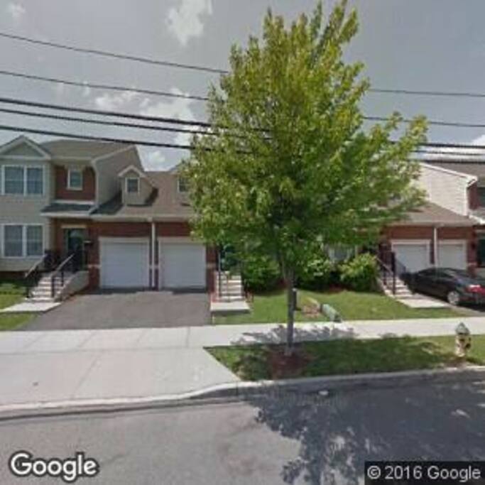 Great 3 bedroom 2.5 bathroom. Guests will also have access to the backyard as well. Centrally located near many buses. Located minutes from Rutgers, UNDNJ, Seton Hall & Essex university. House is also minutes away from downtown Newark with tons of eatery, theatres and the like.