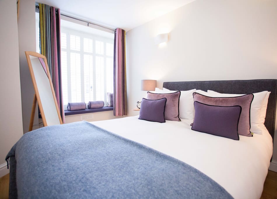 King size bedroom on ground floor