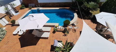 Beautiful Villa to discover Valencia. 10pax
