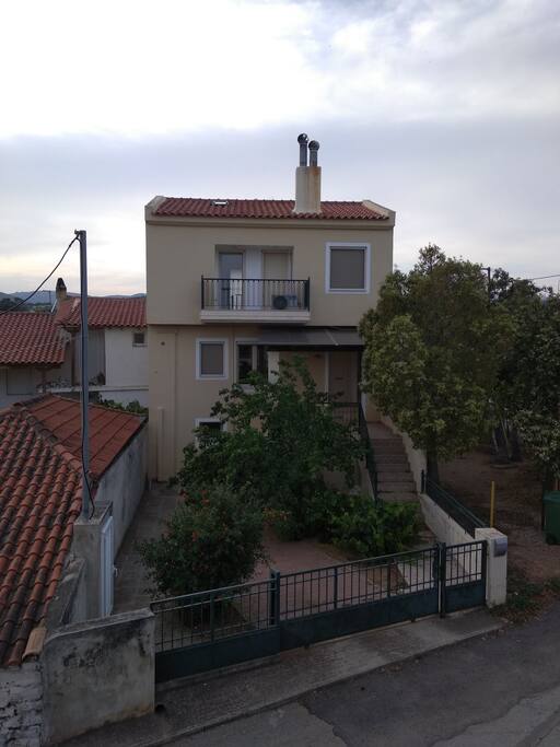 Πρόσοψη κατοικίας.