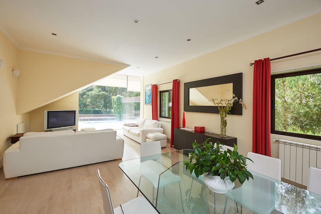 Main House living/dinning area