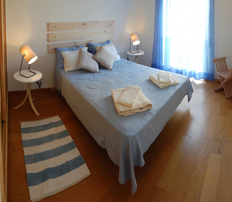 bedroom with double bed