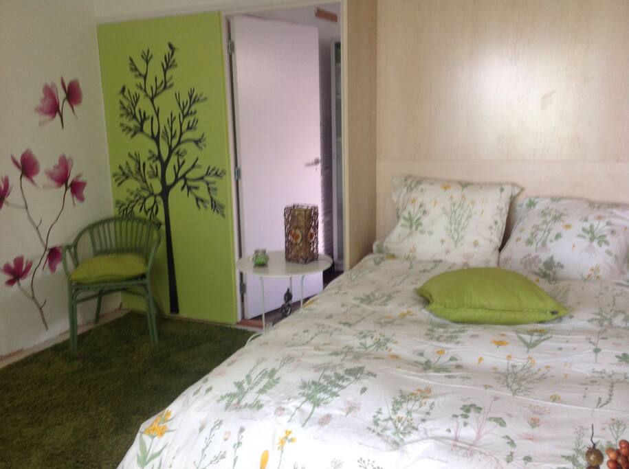 Chambre avec salle de bain indépendante