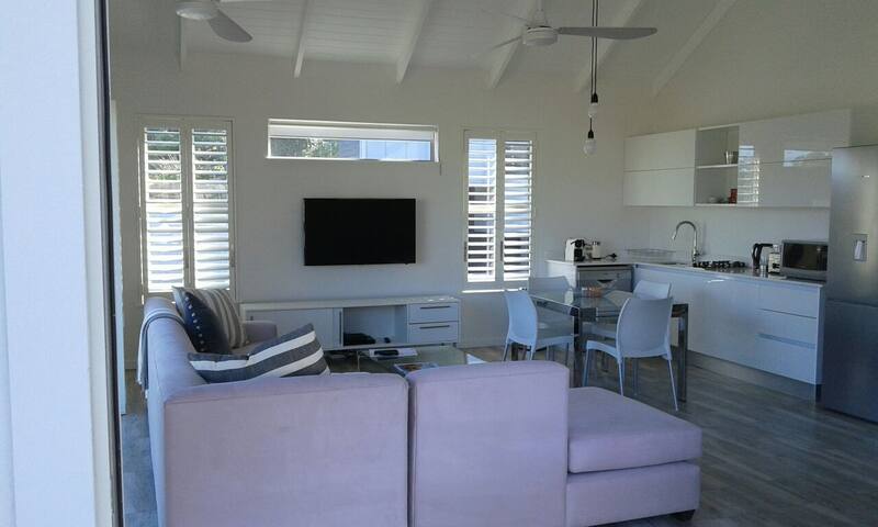 CAMPS BAY APARTMENT gallery image 5