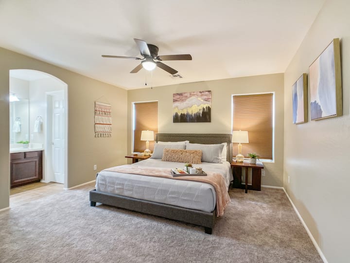 主卧2、加大双人床、浴室套内卫生间