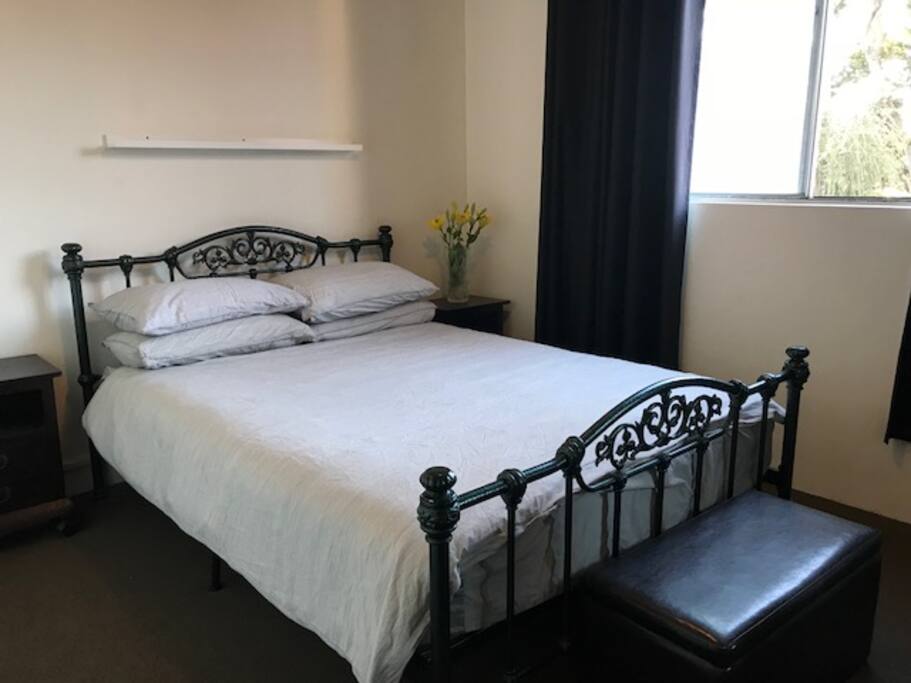 Queen size bed