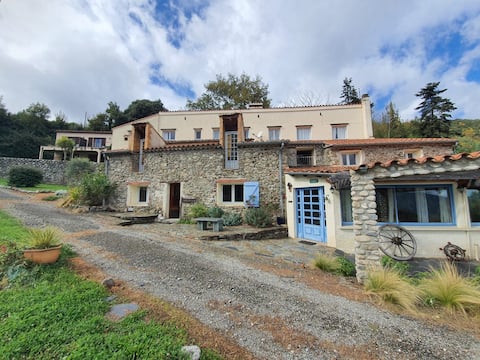 Beautiful mountain farmhouse with sea view